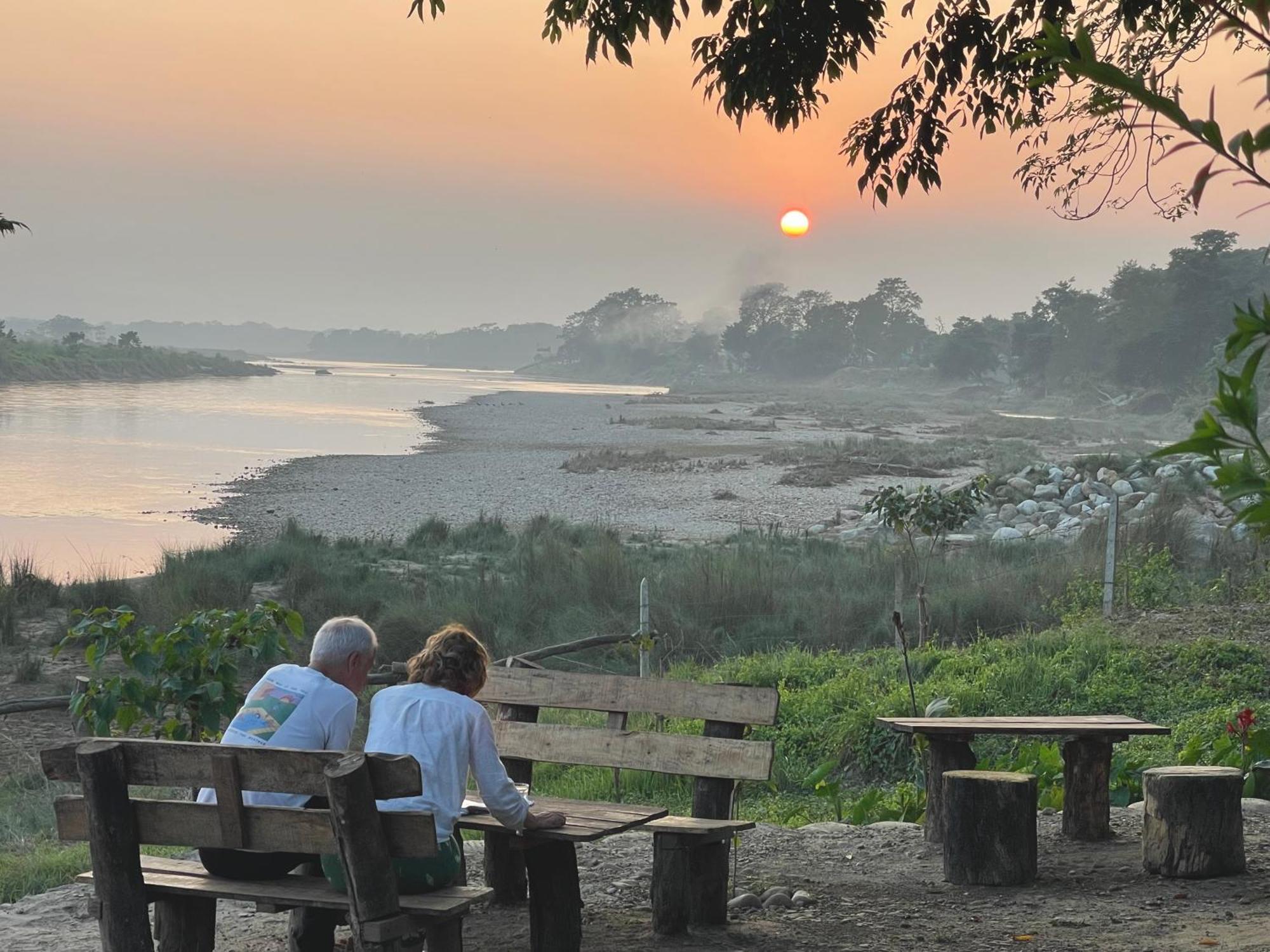 Bamby Chilling House - Feel The Nature Sauraha Exterior foto